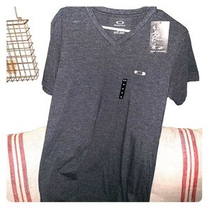 Men's Oakley V-Neck T-Shirt